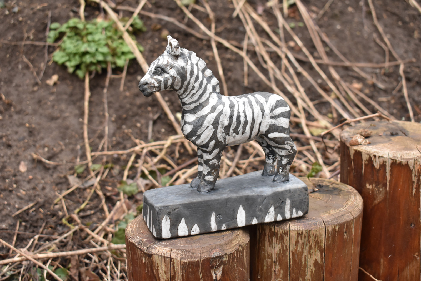 Raku zebra s podstavcem - Obrázek 3