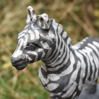 Raku zebra s podstavcem