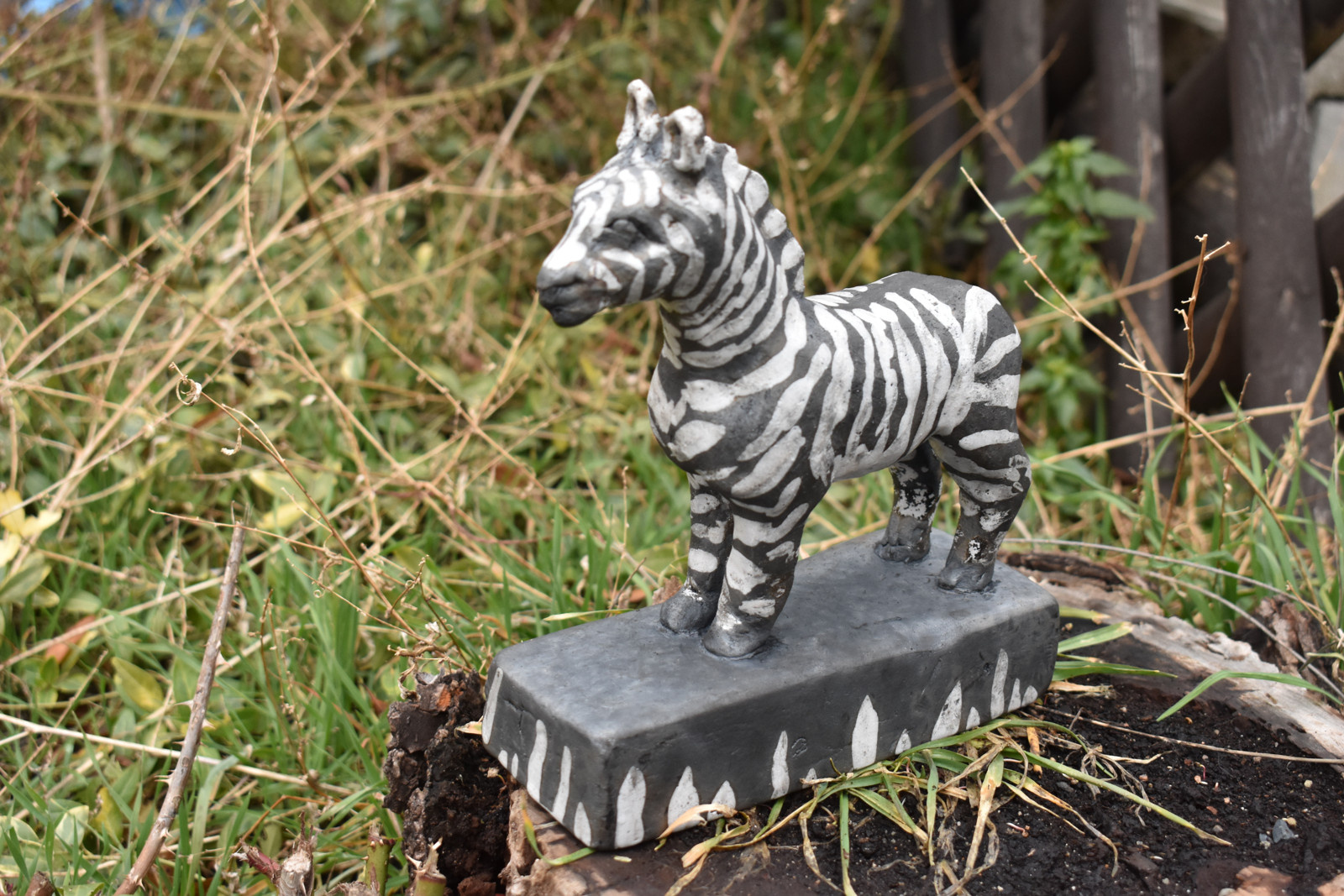 Raku zebra s podstavcem - Obrázek 5
